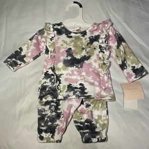 Grayson Mini outfit set girls size 0-3month
